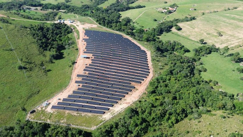 Fixação de painéis fotovoltaicos