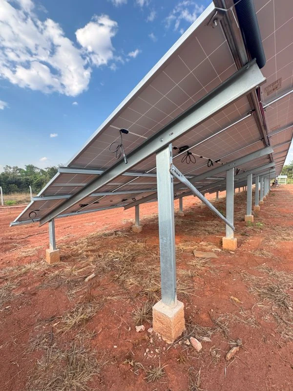 Suporte para fixação de painel solar